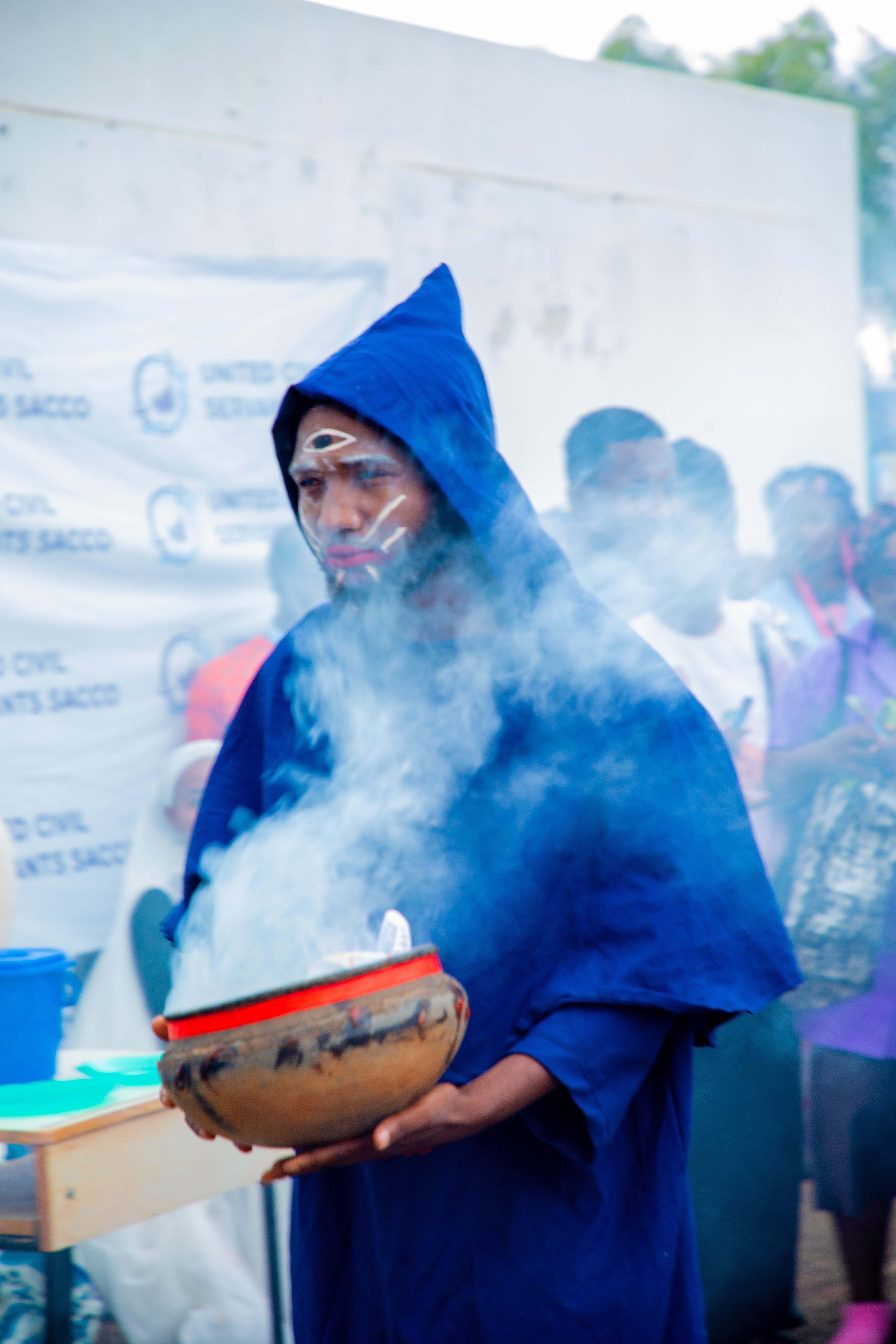 𝐀 𝐏𝐄𝐄𝐏 𝐈𝐍𝐓𝐎 𝐍𝐀𝐋𝐈𝐊𝐔𝐋𝐄 𝐒𝐎𝐂𝐈𝐀𝐋 𝐖𝐄𝐄𝐊𝐄𝐍𝐃